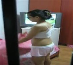 隔壁老王偷拍对面 mp4