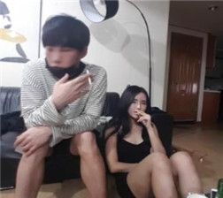 在客厅里面开干4 flv