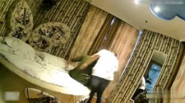 [酒店偷拍] 是不是这样的夜晚你才会这样的想起我~阵阵啪啪声搭配宪哥的小黄段子~