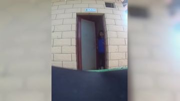 【厕所偷拍】双机位厕拍 看起来都很开心