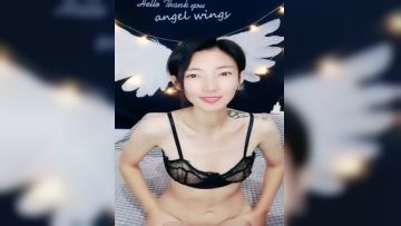 短发美少妇镜头前搔首弄姿黑丝长腿，趴下卖力口交超大道具卖力深插第05集