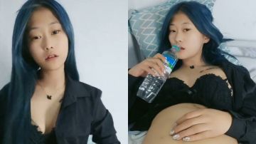 紫发小妹男友上班了自己在家自己在给的自慰真爽