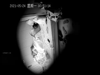 海边度假村酒店暗藏摄像头偷拍旅行结婚的小夫妻老公如何用小震棒调情多次做爱