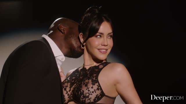 男人激起了她的欲望